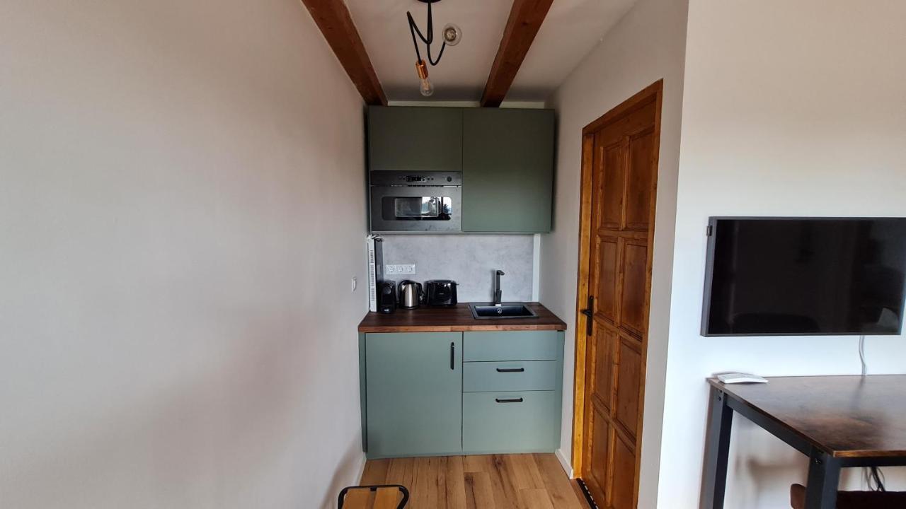 Jera Pince és Vendégház Somlovasarhely Esterno foto
