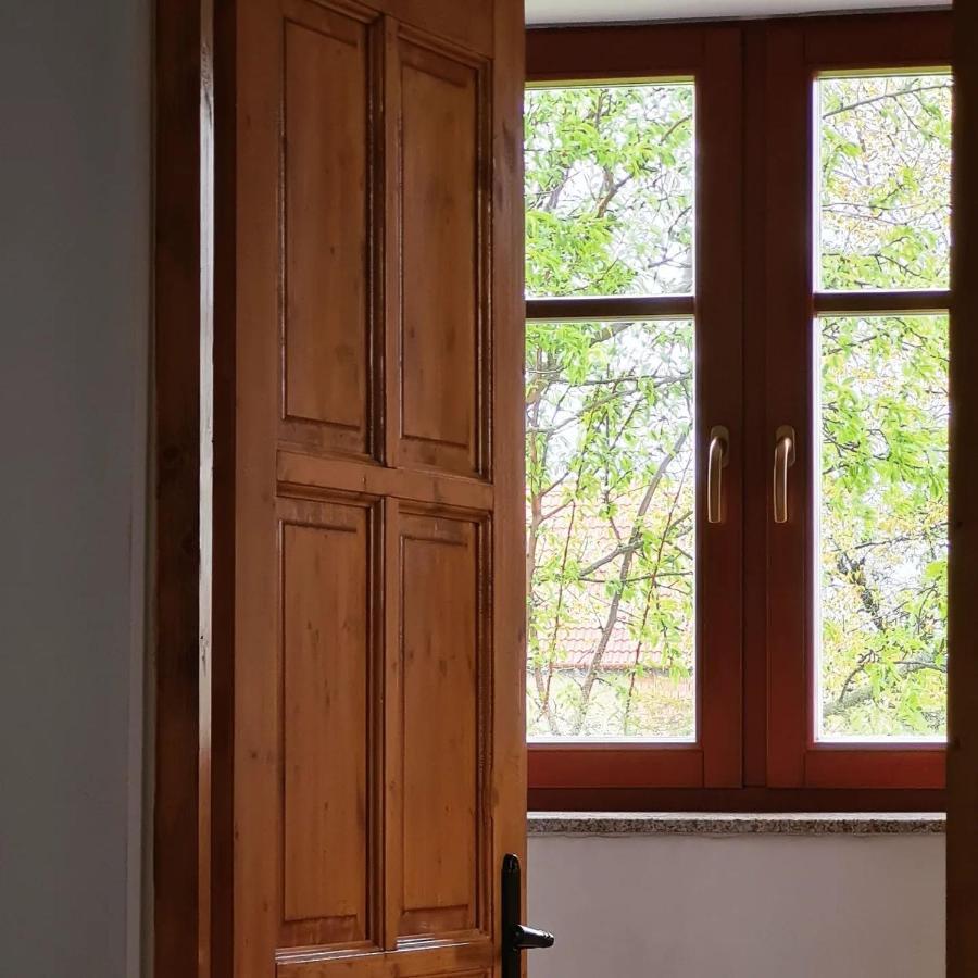 Jera Pince és Vendégház Somlovasarhely Esterno foto